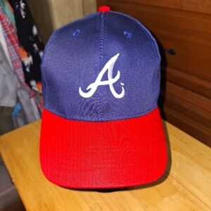 A Renew Merchandise Atlanta Braves adjustable ball cap/truckers hat. OSFM.